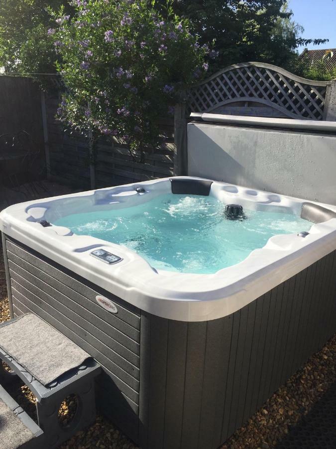 Saving Grace With Private Hot Tub Villa Bawdeswell Luaran gambar